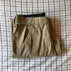 Wrangler Cargo Pants in Beige